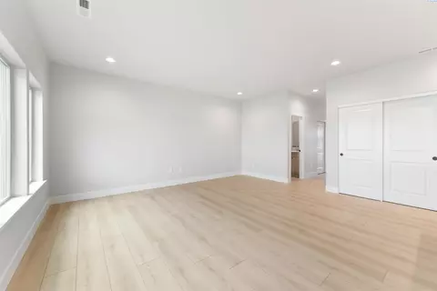 Living - 5904 Redtail Dr, Pasco, WA 99301 photo 4 of 7