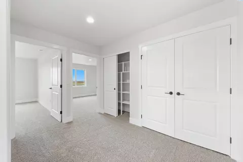 Entry Way - 5904 Redtail Dr, Pasco, WA 99301 photo 2 of 2