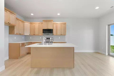 Kitchen - 5904 Redtail Dr, Pasco, WA 99301 photo 1 of 3