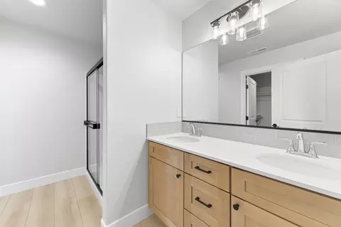 Bath - 5904 Redtail Dr, Pasco, WA 99301 photo 1 of 1