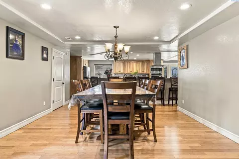 Dining - 6205 Melville Rd, Pasco, WA 99301 photo 1 of 2