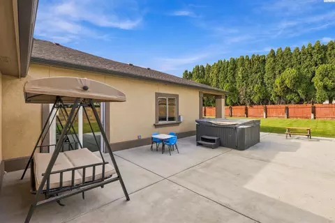 Exterior - 6205 Melville Rd, Pasco, WA 99301 photo 3 of 9