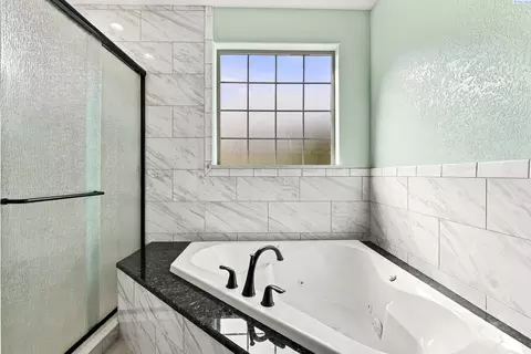 Bath - 6205 Melville Rd, Pasco, WA 99301 photo 3 of 4