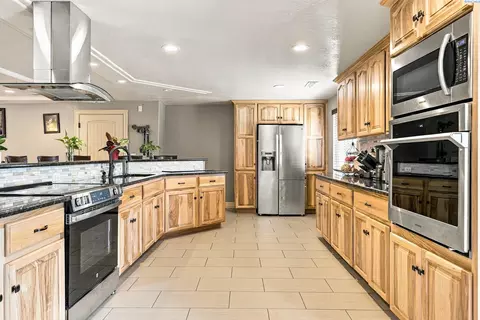 Kitchen - 6205 Melville Rd, Pasco, WA 99301 photo 1 of 6