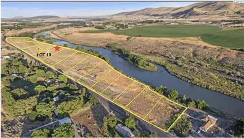 16055 W Old Inland Empire Hwy 10, Benton City, WA 99320