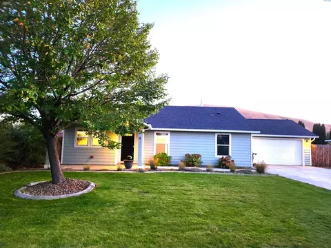 5149 Pinehurst St, West Richland, WA 99353