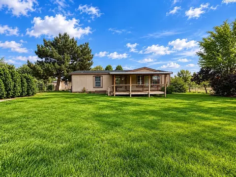 8305 S Missimer Rd, Prosser, WA 99350