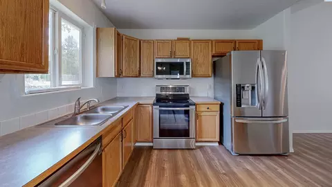 Kitchen - 1930 NW Valhalla Dr, Pullman, WA 99163 photo 2 of 2