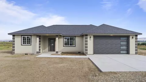 950 S Lester Rd, Outlook, WA 98938