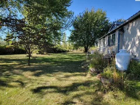 164908 W Old Inland Empire Hwy, Prosser, WA 99350