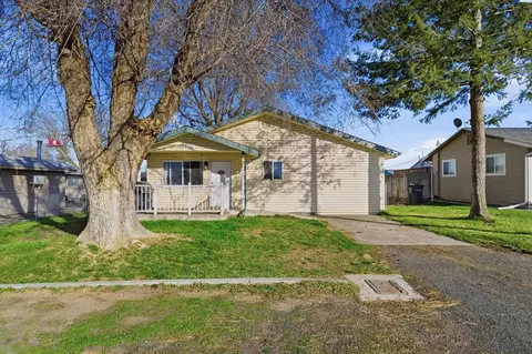 762 S 2nd Ave, Connell, WA 99326