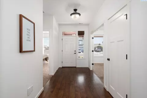 Entry Way - 9003 Durham Ct, Pasco, WA 99301 photo 1 of 2