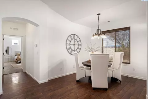 Dining - 9003 Durham Ct, Pasco, WA 99301 photo 1 of 2