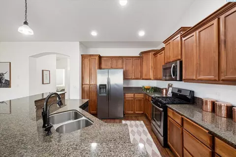 Kitchen - 9003 Durham Ct, Pasco, WA 99301 photo 4 of 4