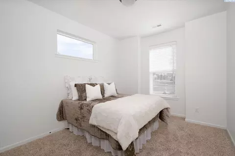 Bedroom - 9003 Durham Ct, Pasco, WA 99301 photo 3 of 5