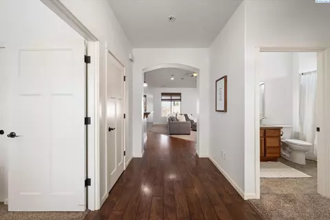 Entry Way - 9003 Durham Ct, Pasco, WA 99301 photo 2 of 2