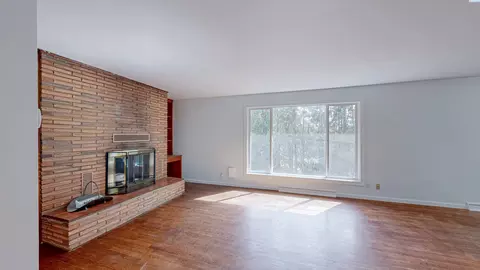 Living - 1305 NE Williams St, Pullman, WA 99163 photo 2 of 4