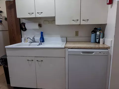 Kitchen - 1305 NE Williams St, Pullman, WA 99163 photo 5 of 5
