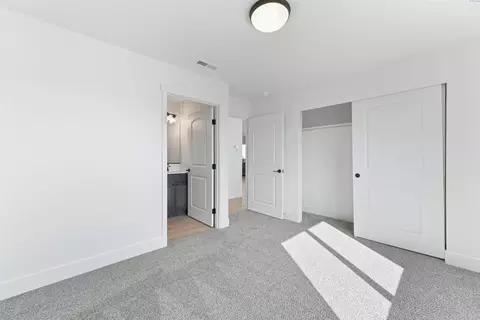 Bedroom - 5820 Redtail Dr, Pasco, WA 99301 photo 2 of 6