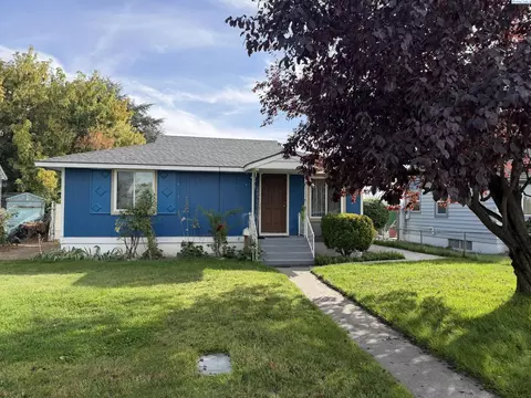 1824 W Hopkins St, Pasco, WA 99301