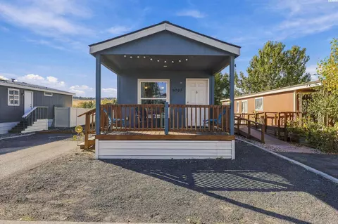 6707 James St, West Richland, WA 99353