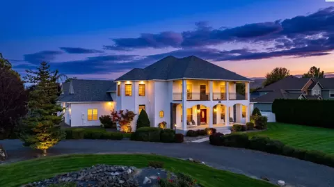 5601 Glenbrook Loop, West Richland, WA 99353