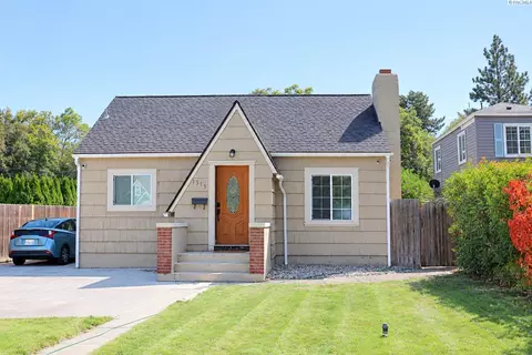 1315 W Kennewick Ave, Kennewick, WA 99336