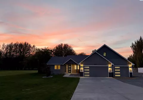 4403 Mount Daniel Ct, West Richland, WA 99353