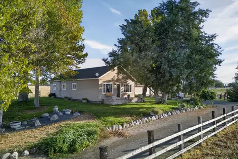 2060 Cemetery Rd, Sunnyside, WA 98944
