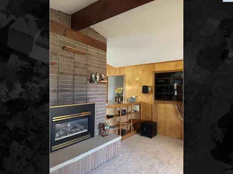 Living - 9013 Franklin Rd, Pasco, WA 99301 photo 1 of 1