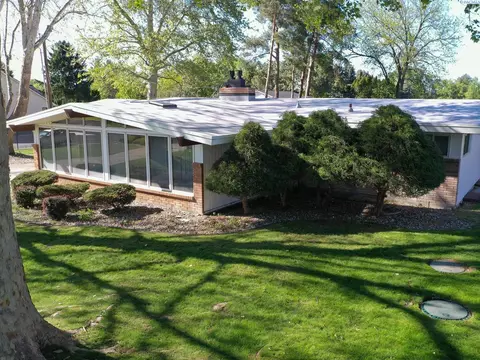 Exterior - 9013 Franklin Rd, Pasco, WA 99301 photo 2 of 8