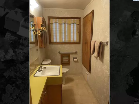 Bath - 9013 Franklin Rd, Pasco, WA 99301 photo 5 of 5