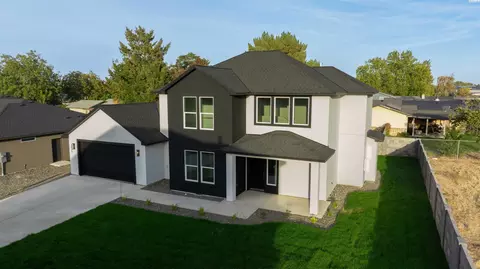 1056 N Grant Pl, Kennewick, WA 99336