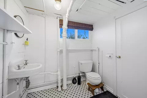 Bath - 804 S Main St, Colfax, WA 99111 photo 2 of 2