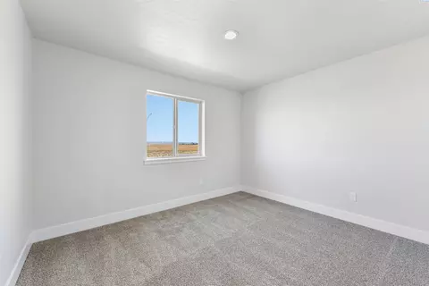 Bedroom - 5816 Redtail Dr, Pasco, WA 99301 photo 1 of 5