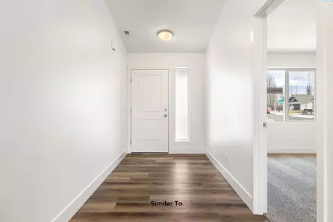 Entry Way - 5812 Redtail Dr, Pasco, WA 99301 photo 1 of 2