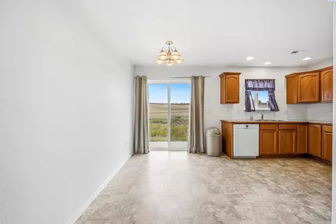 Dining - 1438 SW Lost Trl, Pullman, WA 99163 photo 1 of 1