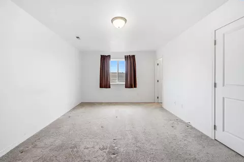 Bedroom - 1438 SW Lost Trl, Pullman, WA 99163 photo 1 of 4