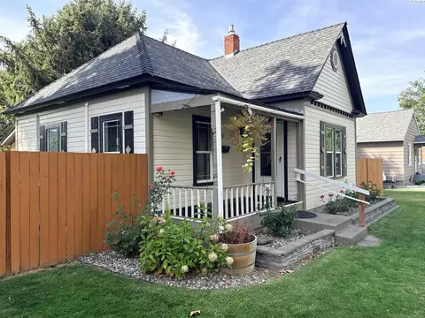 711 Main, Prosser, WA 99350