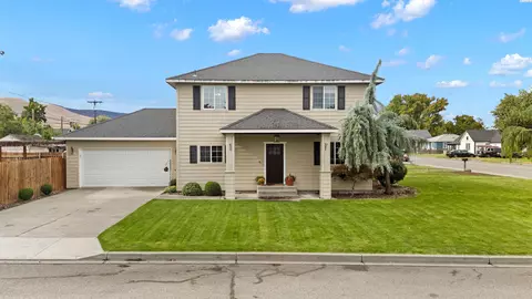 1431 Grant Ave, Prosser, WA 99350
