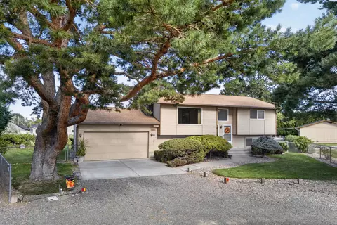 2306 S Anderson Pl, Kennewick, WA 99337