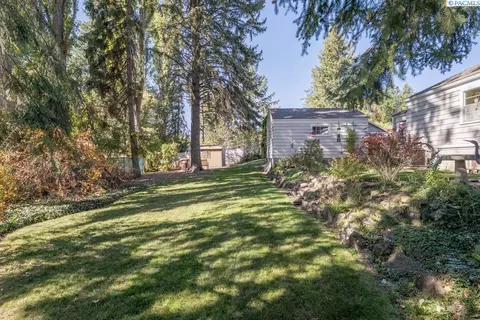 Exterior - 415 SE Water St, Pullman, WA 99163 photo 9 of 12