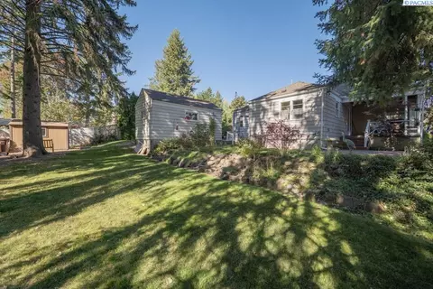 Exterior - 415 SE Water St, Pullman, WA 99163 photo 8 of 12