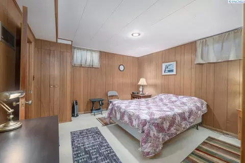 Bedroom - 415 SE Water St, Pullman, WA 99163 photo 2 of 3