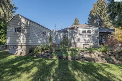 Exterior - 415 SE Water St, Pullman, WA 99163 photo 7 of 12
