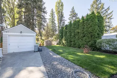 Exterior - 415 SE Water St, Pullman, WA 99163 photo 10 of 12