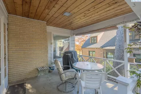 Exterior - 415 SE Water St, Pullman, WA 99163 photo 2 of 12