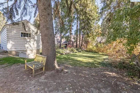 Exterior - 415 SE Water St, Pullman, WA 99163 photo 6 of 12