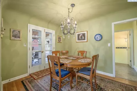 Dining - 415 SE Water St, Pullman, WA 99163 photo 2 of 2