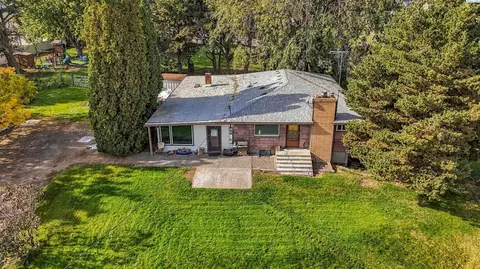 302 E 23rd Ave, Kennewick, WA 99337